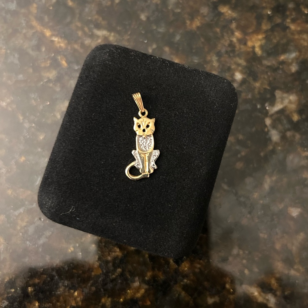 14k Solid Gold Cat pendant